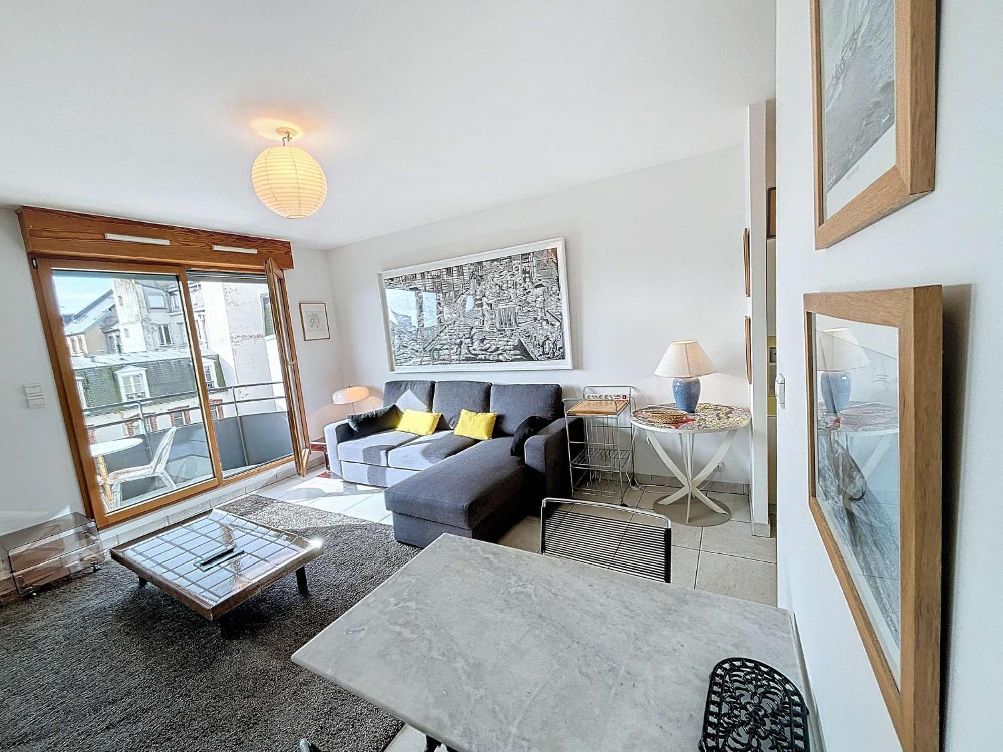 Avec Balcon Et Parking A 50m De La Plage, Centre De - Fr-1-361-337 Granville