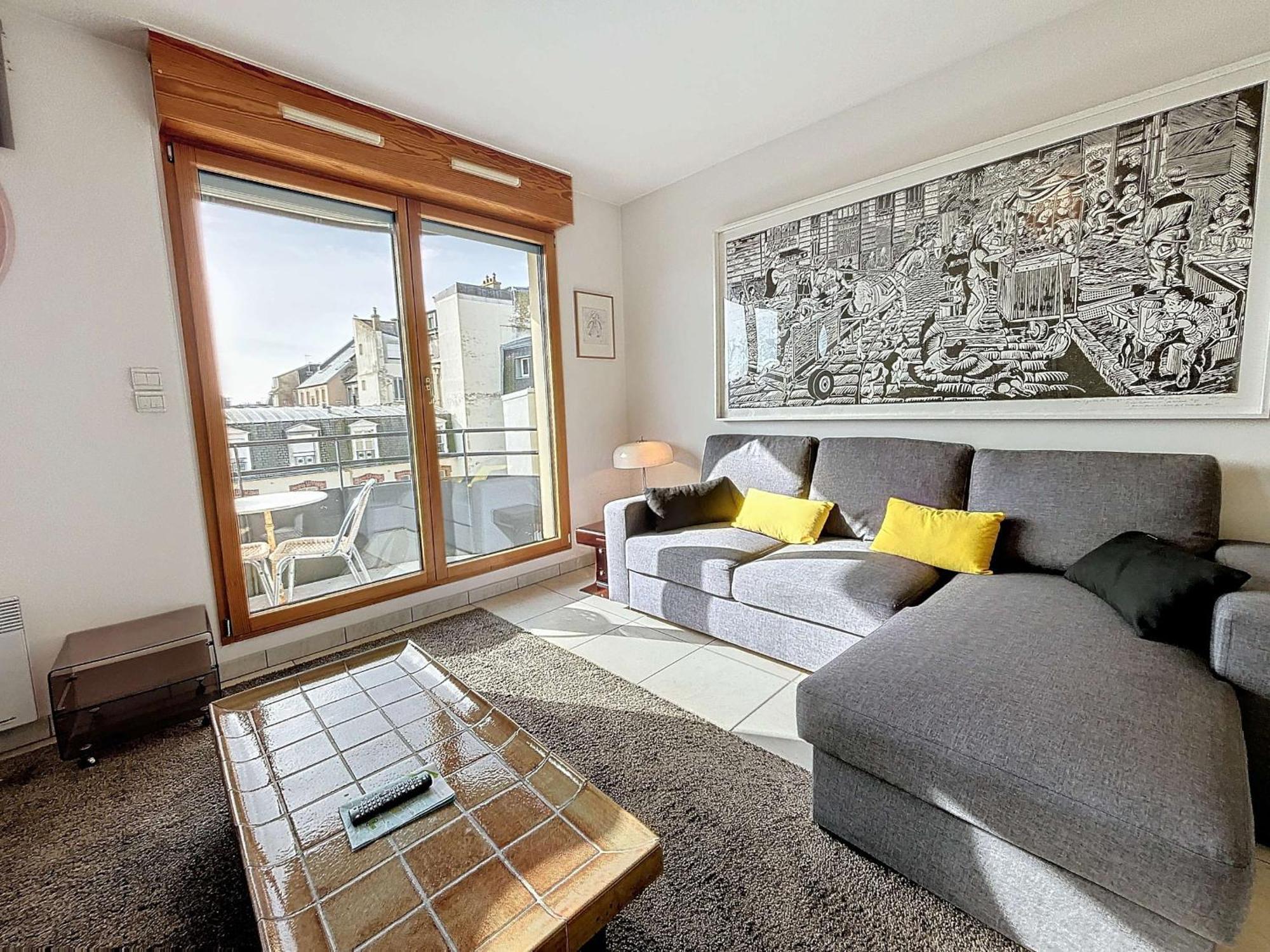 Apartment Avec Balcon Et Parking A 50m De La Plage, Centre De - Fr-1-361-337 Granville