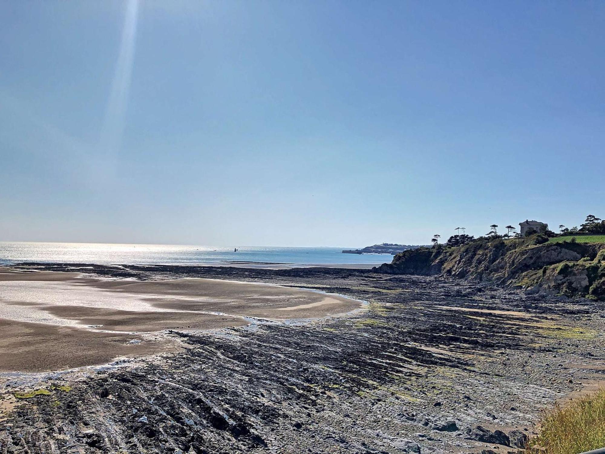 Avec Balcon Et Parking A 50m De La Plage, Centre De - Fr-1-361-337 * Granville